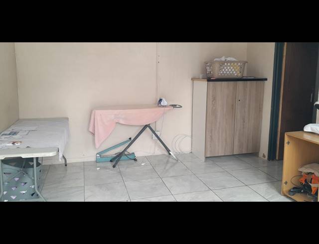 12 BEDROOM HOUSE FOR SALE IN SOUTHDALE